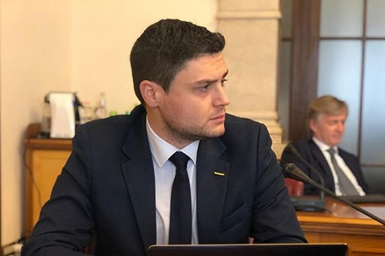 MELICCHIO (M5S): TAGLIAMO I SOLDI ALLA CLASSE POLITICA PEGGIORE DI SEMPRE